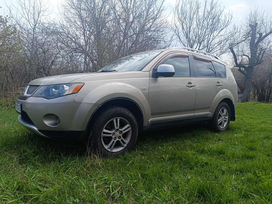 Mitsubishi Outlander XL 2008 2.4. Газ/бензин автомат