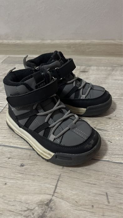 Демісезонні чоботи 27 розмір ( устілка 16,2 см)