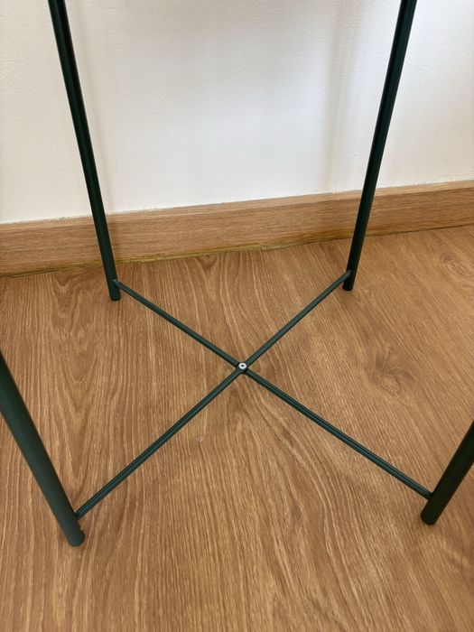 Mesa auxiliar verde IKEA