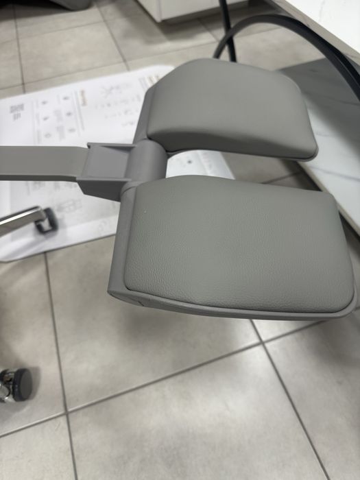 Krzesło ergonomiczne Hinomi. Solidna konstrukcja. Wiele funkcjii