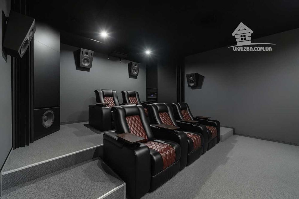 Центр. Будинок VIP-рівня. Більярд,караоке,теніс,аерохокей. До 25 осіб.