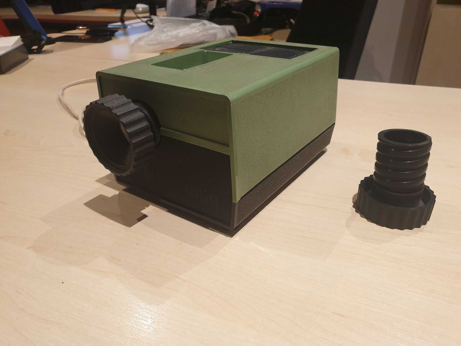 Rzutnik / Projektor Ania, z PRL - u, do oglądania bajek