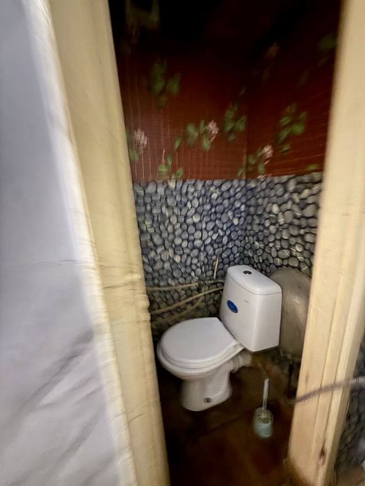 Продаж двох кімнат у трохкімнатній секції