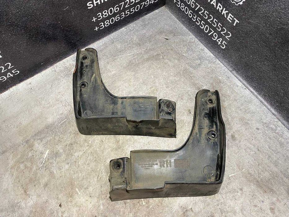 Бризговик передній правий лівий Hyundai Sonata LF 86831C1000 86832C100
