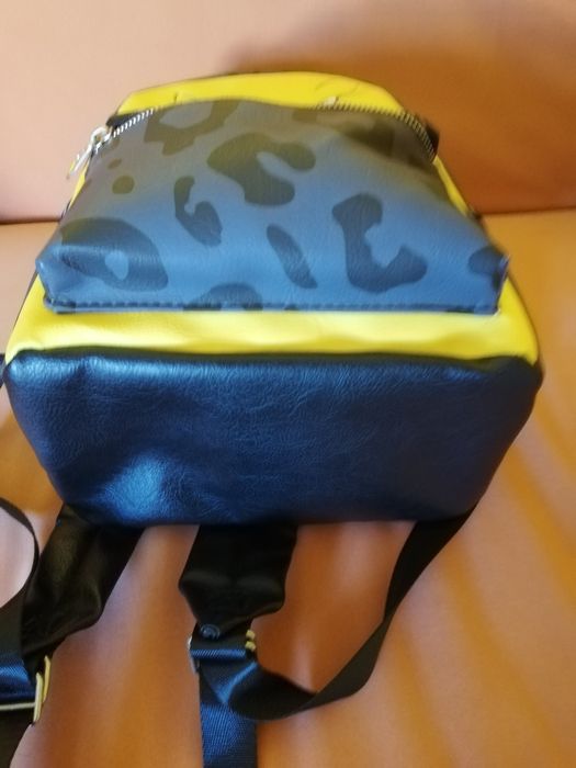 Mochila da Tweety nova e original