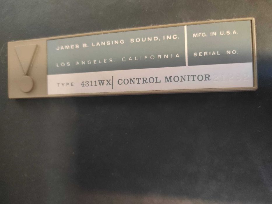 JBL 4311 - Colunas Monitor