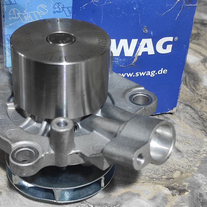 Водяная помпа SWAG 30 10 3078 Германия новая оригинал Audi