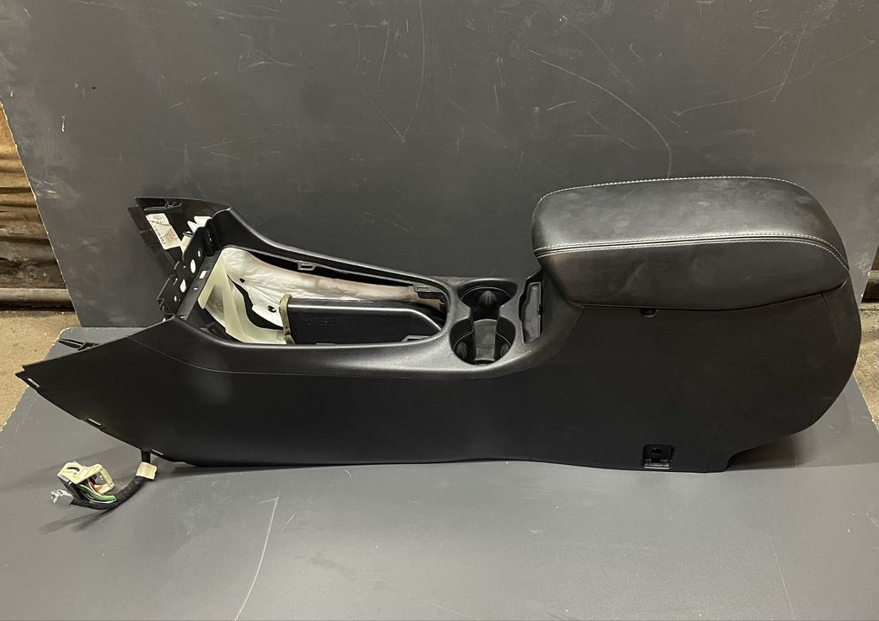 Подлокотник тонель консоль центральная jeep cherokee kl 2019 2020 2021