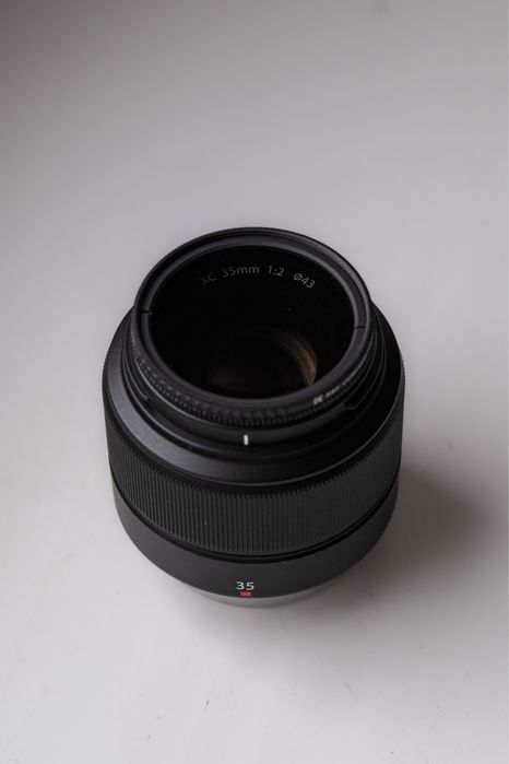 Obiektyw Fujinon XC 35mm F2 z filtrem