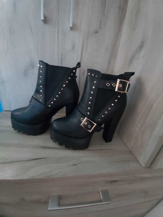 Sprzedam Nowe buty Kori footwear r.40
