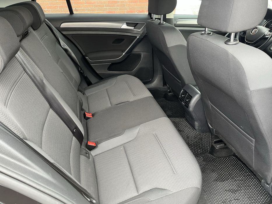 Volkswagen E-golf 35.8кВ