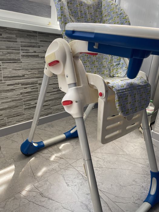 Годувальний столик, стіл для годування