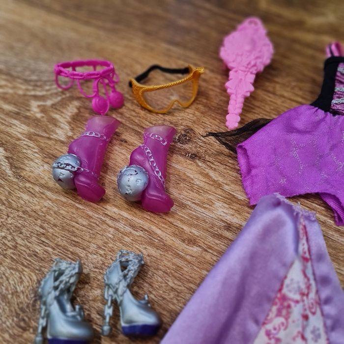 Аутфит, одяг, взуття, меблі monster High