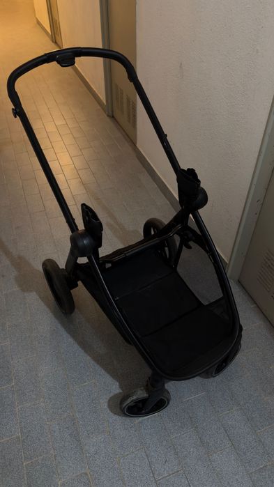 Carrinho Maxi Cosi Zelia trio com isofix