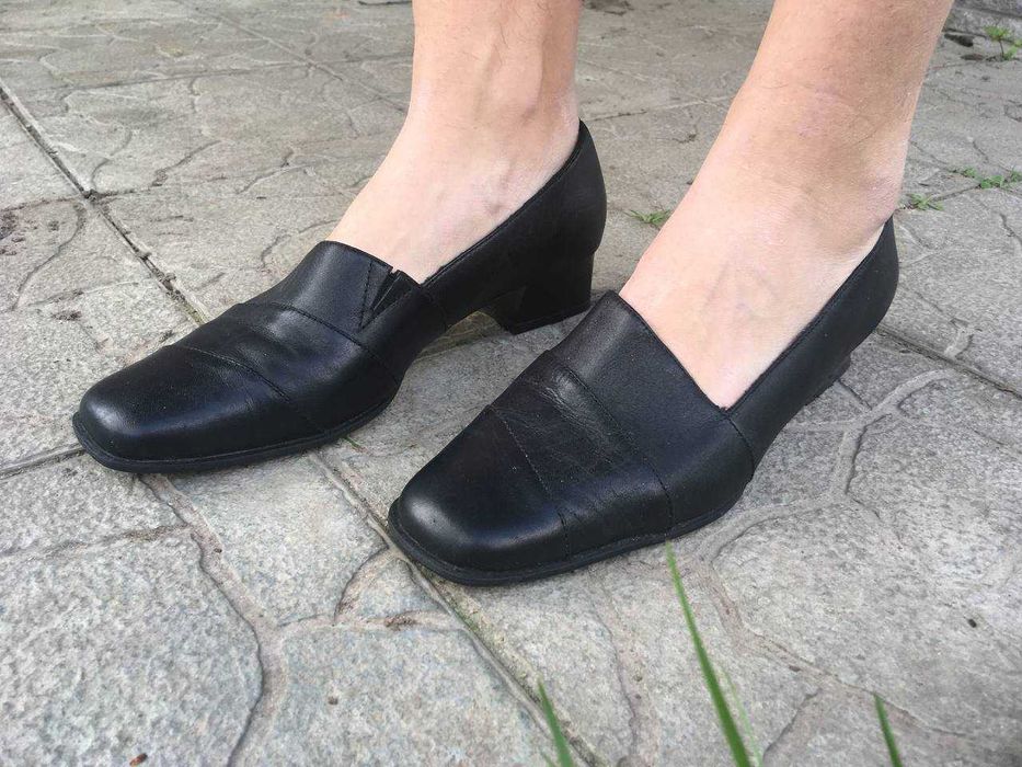 Туфлі Clarks чорні