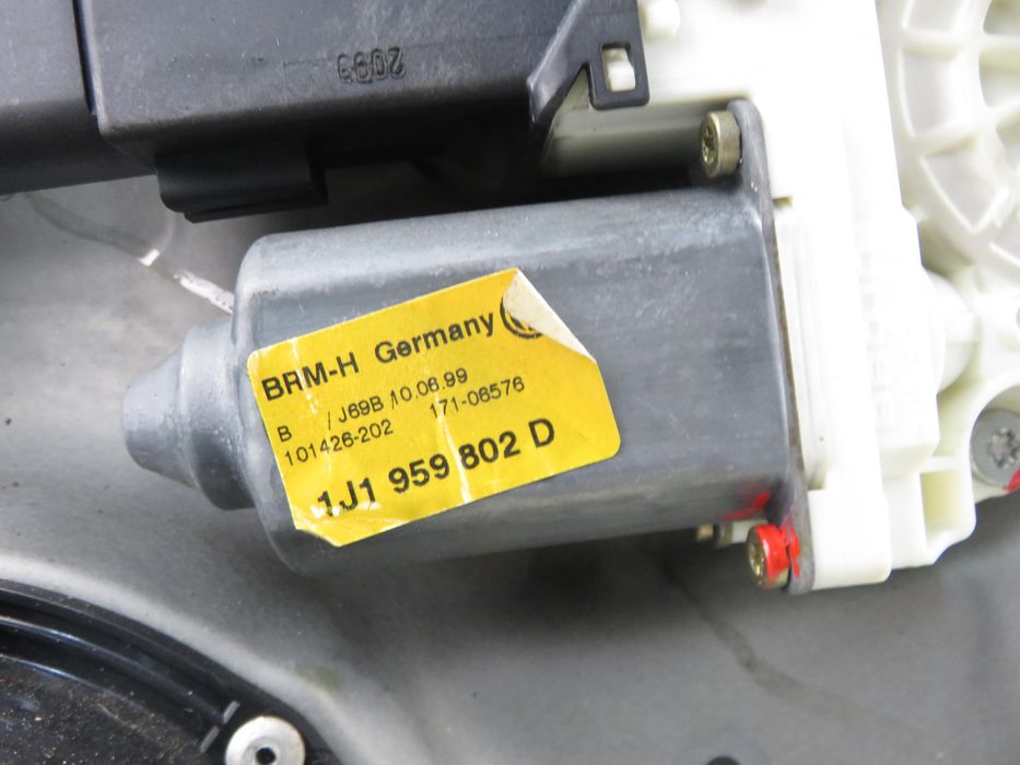 Podnośnik Szyby Prawy 3d Vw Golf IV