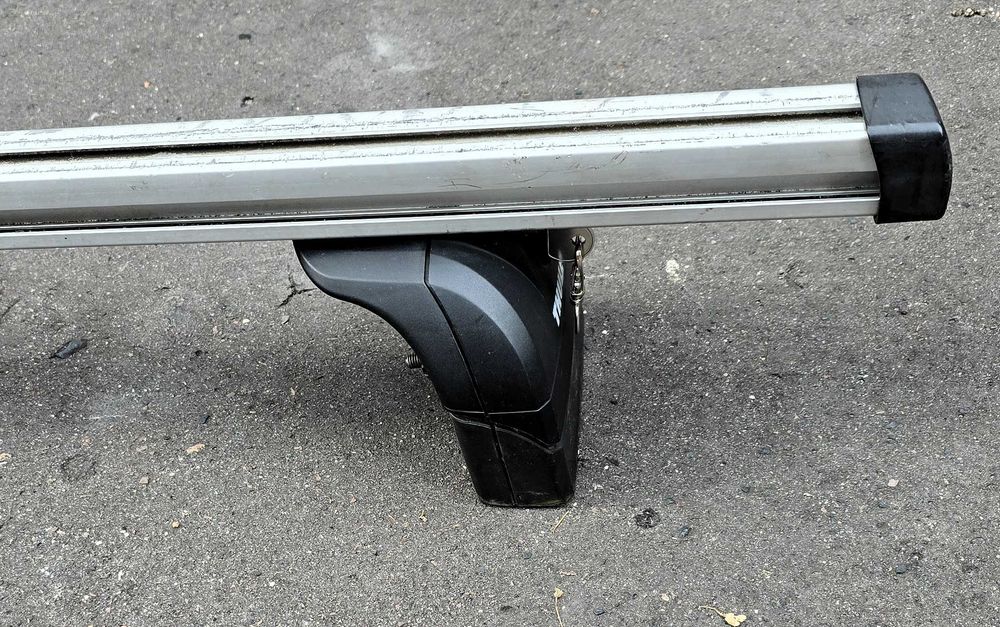 Bagażnik dachowy Thule - bus z rynienkami, Renault Trafic, Vivaro