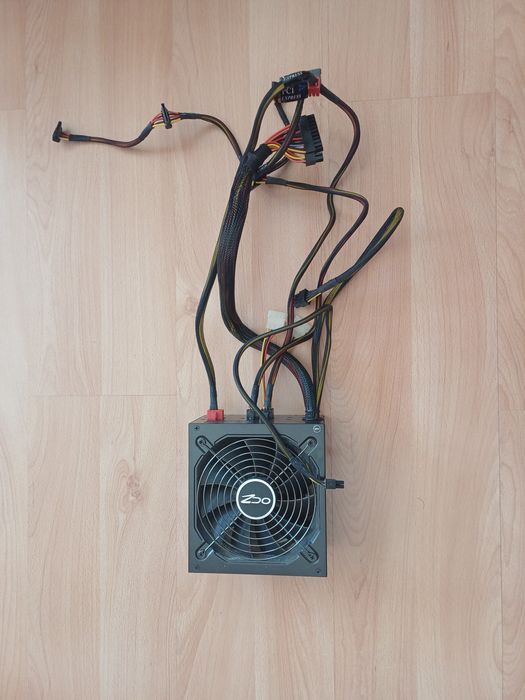 Zasilacze komputerowe OCZ 600W i 700W - 2 sztuki