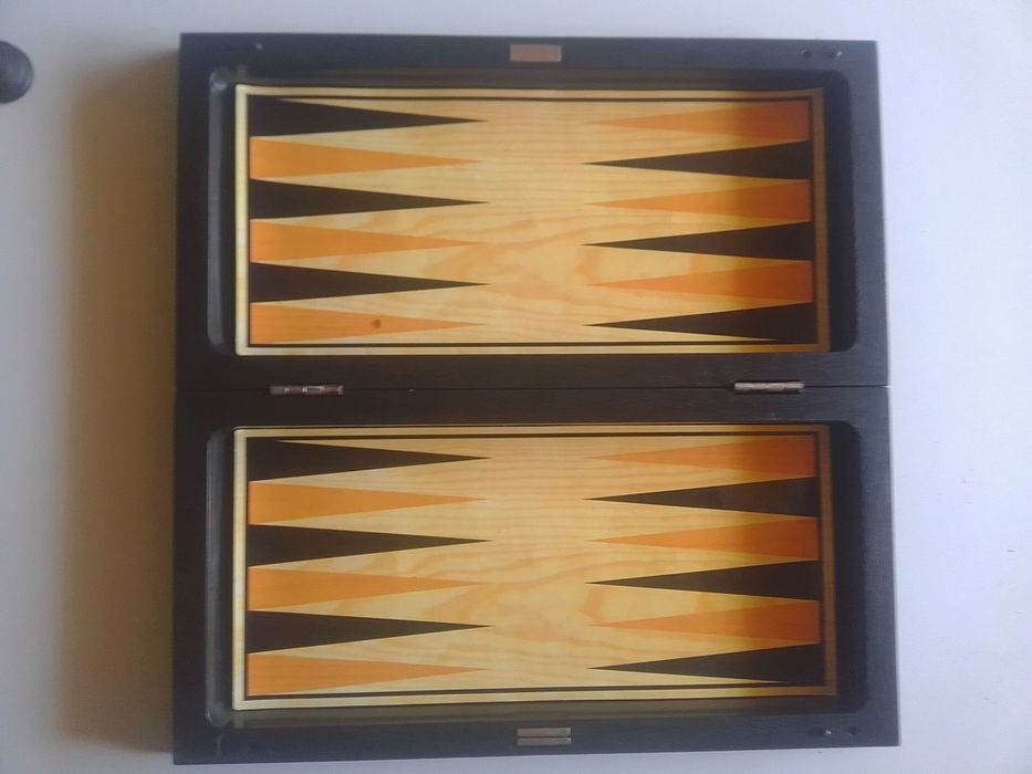 Tabuleiro de jogos magnético