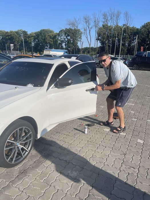 Відкриття замків Львів.
