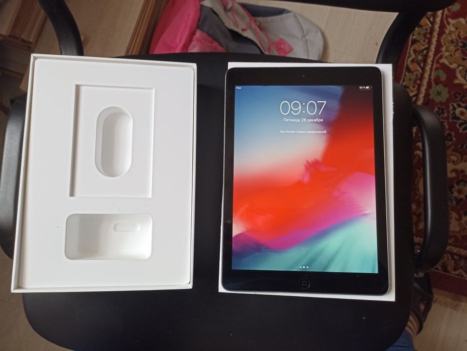 Большой планшет Apple Ipad Air 2/батарея 12 часов/ тонкий,шустрый.