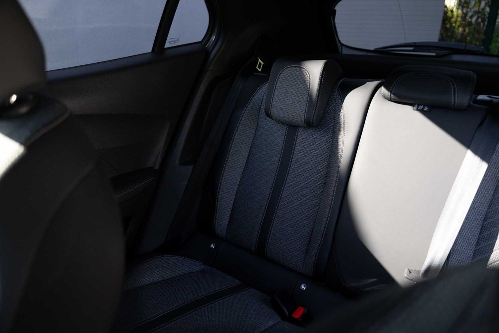 Peugeot 2008 1.2 PureTech Allure foto 5