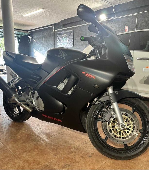 CBR 600 Impecável