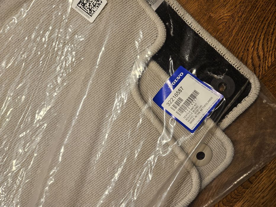 Oryginalne dywaniki welurowe Volvo XC60 II (2018+)