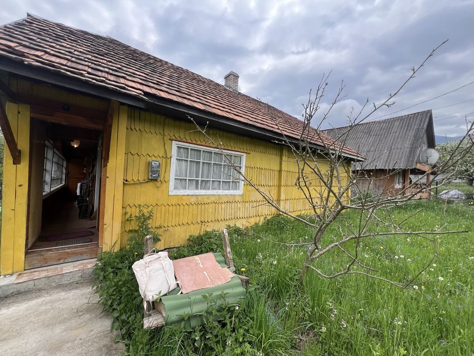 Продаж будинку  біля лісу та річки