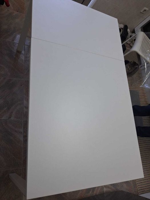 Mesa de cozinha branca extensível