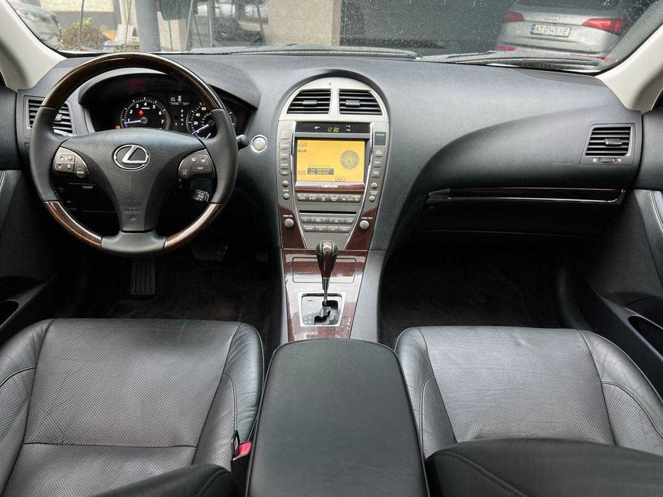 Lexus ES Luxury 2012