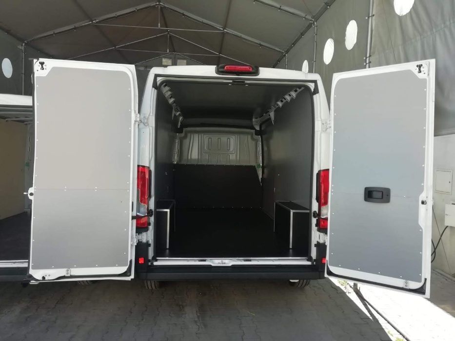 Kompletna zabudowa busa ze sklejki laminowanej Fiat Ducato L4H2