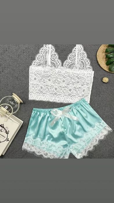 Roupas e relógios de homem e unissexo