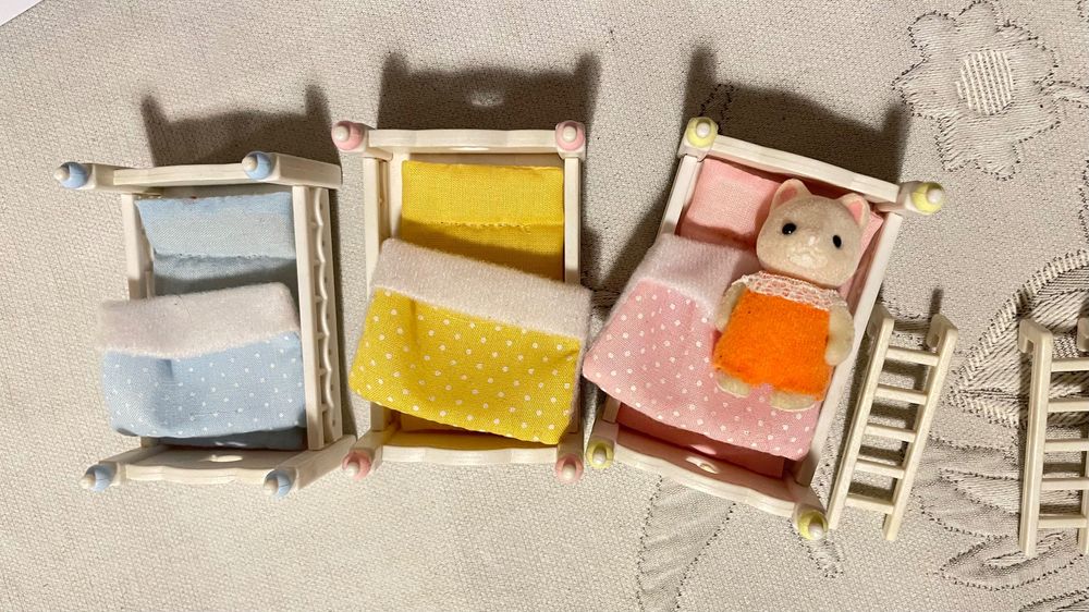 Sylvanian Families
Звіри, меблі, аксессуари