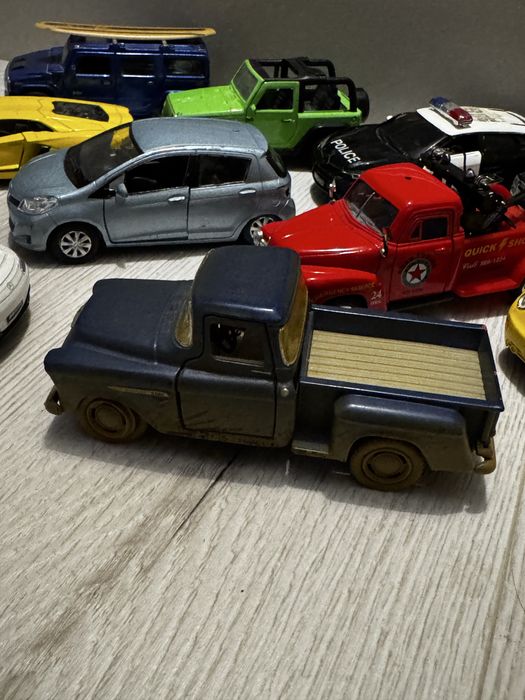 Продам коллекционные машинки