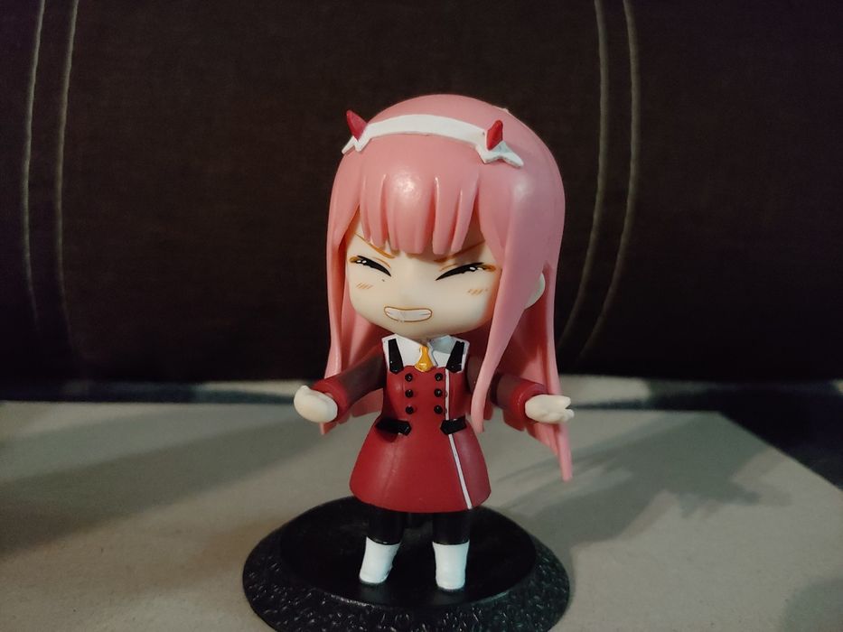 Продаю фігурку персонажа 02 з аніме Darling in the Franxx