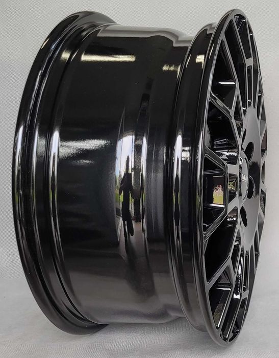 Felgi 17 Nissan Navara 4 Mercedes Klasa X 6x114,3 66,1 czarny  Mak