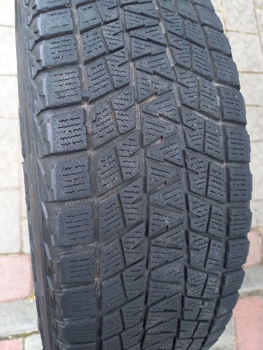 Шини зимові 215 65 16