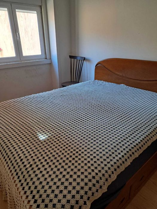 Colcha de Renda Feita à Mão, nunca usada