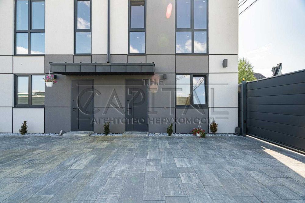 Продаж будинку Осокорки з виходом до озера