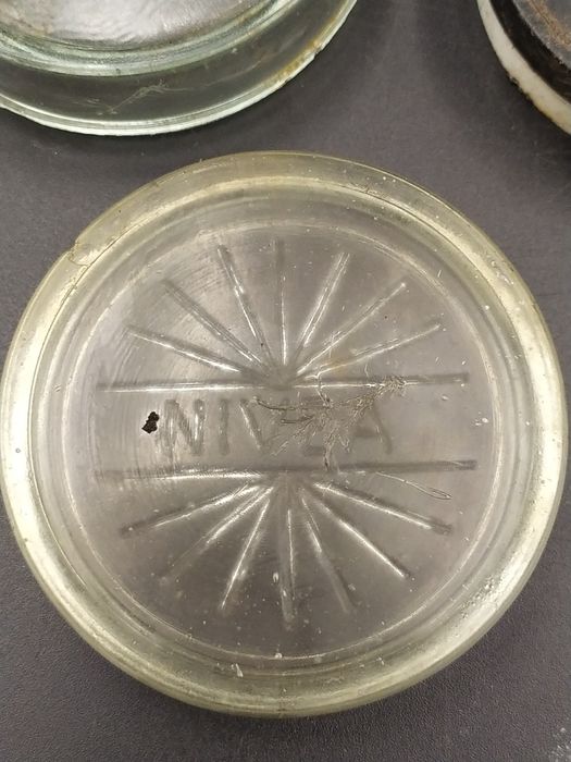 Zestaw opakowań po kosmetykach Nivea z PRL-u