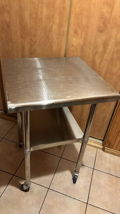Stół roboczy ze stali nierdzewnej 60x60x90 cm na kółkach – MYOYAY