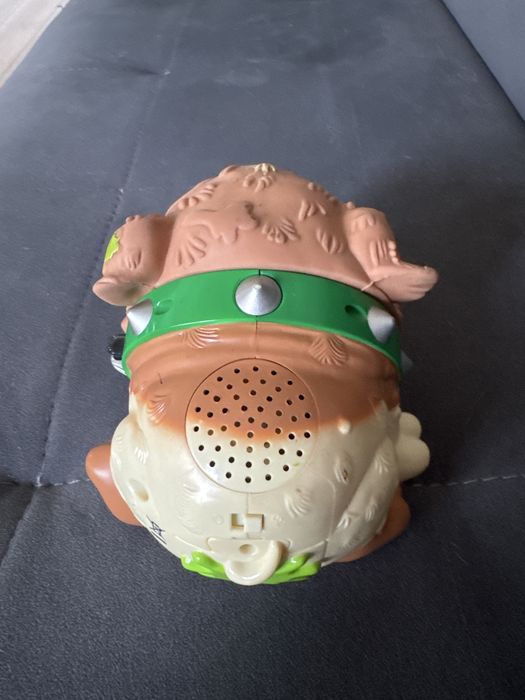 Pies paskudniak , pierdzi, beka