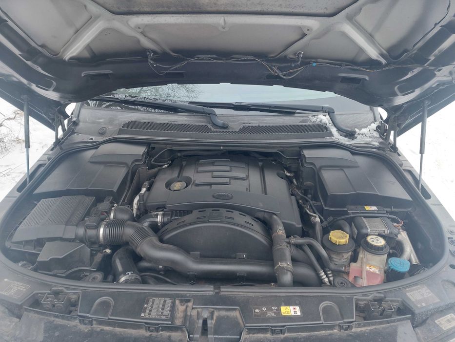 Продаеться гарний Range Rover Sport