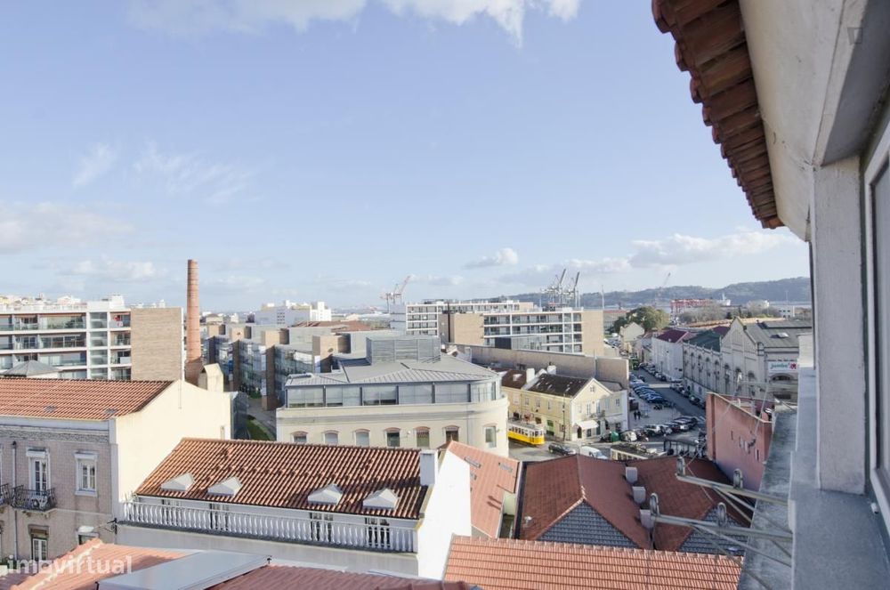 Quarto - localizado em Alcântara Lisbon