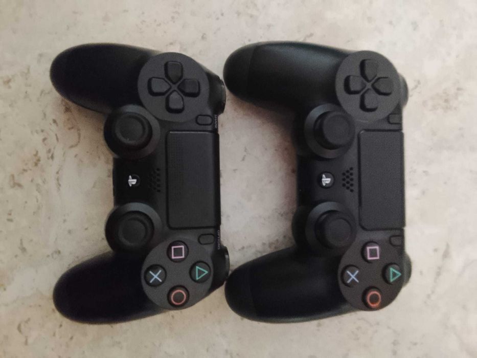 PS4 + Comandos - como nova