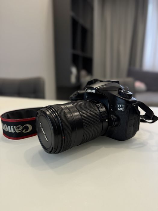 Продам фотоапарат Canon EOS 60D