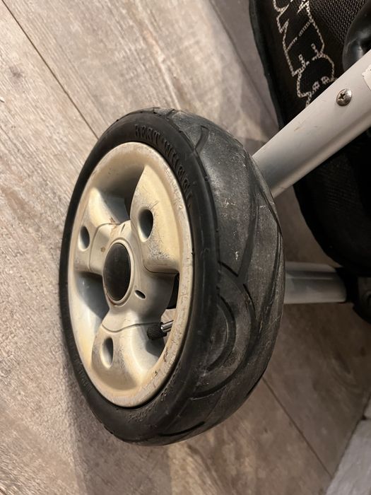 Coneco chameleon V4 wózek głęboki spacerowy parasolka