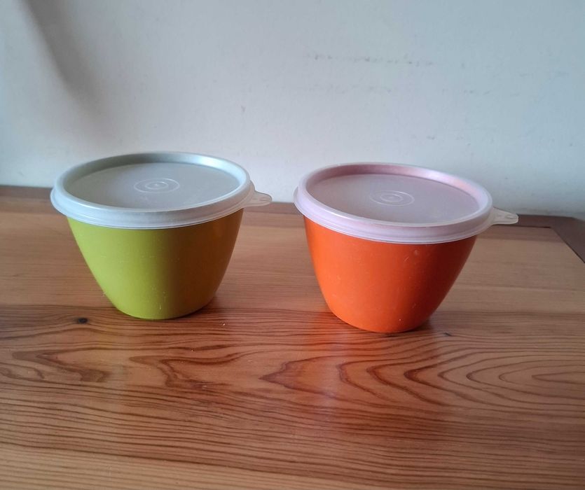 Tupperware - Recipientes / Caixas Brancas e Redondas Verde e Laranja