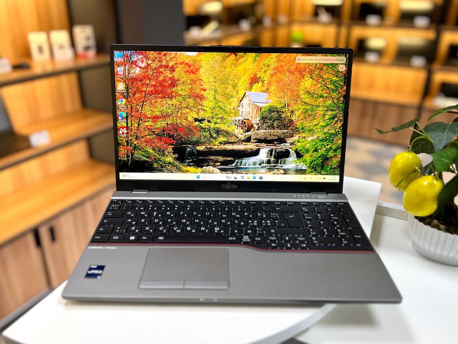 Ноутбук Fujitsu LIFEBOOK U7512/Intel Core i5-1235U/16GB DDR4/SSD 256GB M2/15.6"FHD IPS/10 ядер/Гарантія
